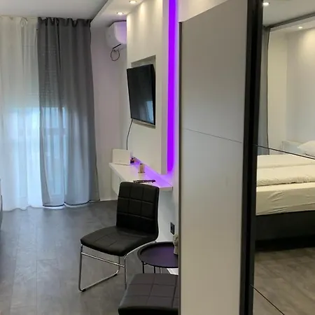 2 Apartment *