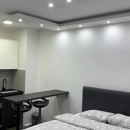 2 Apartment *